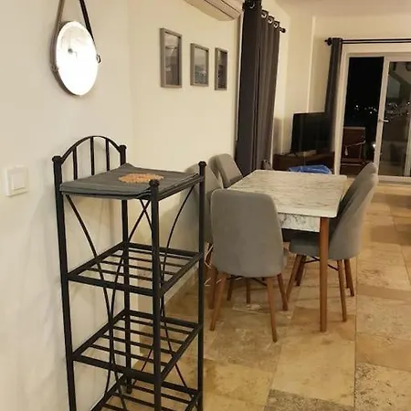 Lovely 2 Bedroom With Stunning Sea Views * 卡斯