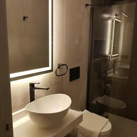 Lovely 2 Bedroom With Stunning Sea Views * 卡斯