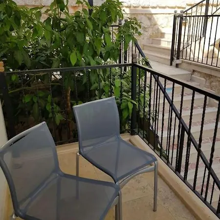 Lovely 2 Bedroom With Stunning Sea Views 卡斯