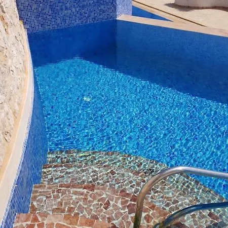 Lovely 2 Bedroom With Stunning Sea Views * 卡斯